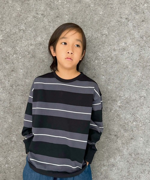 THE CASUAL（カジュアル）の「先染めボーダー　オーバーサイズ　ボーダー　長袖Tシャツ（Tシャツ/カットソー・キッズ・チャコール/ベージュ/ネイビー/オフホワイト/ダークグリーン/ブラック/ブラック系/ホワイト系/ベージュ系/ダークグリーン系/グレー系/パープル系・120cm/130cm/140cm/150cm/160cm/110cm）」の5枚目の写真