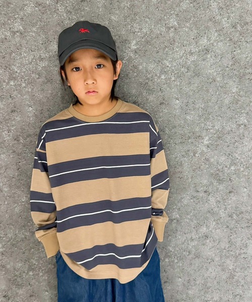 THE CASUAL（カジュアル）の「先染めボーダー　オーバーサイズ　ボーダー　長袖Tシャツ（Tシャツ/カットソー・キッズ・チャコール/ベージュ/ネイビー/オフホワイト/ダークグリーン/ブラック/ブラック系/ホワイト系/ベージュ系/ダークグリーン系/グレー系/パープル系・120cm/130cm/140cm/150cm/160cm/110cm）」の8枚目の写真