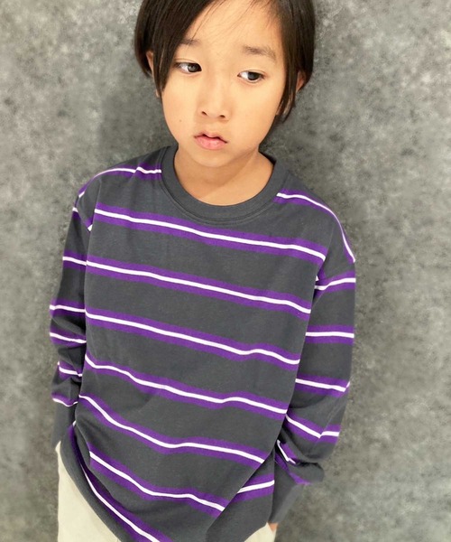 THE CASUAL（カジュアル）の「先染めボーダー　オーバーサイズ　ボーダー　長袖Tシャツ（Tシャツ/カットソー・キッズ・チャコール/ベージュ/ネイビー/オフホワイト/ダークグリーン/ブラック/ブラック系/ホワイト系/ベージュ系/ダークグリーン系/グレー系/パープル系・120cm/130cm/140cm/150cm/160cm/110cm）」の6枚目の写真