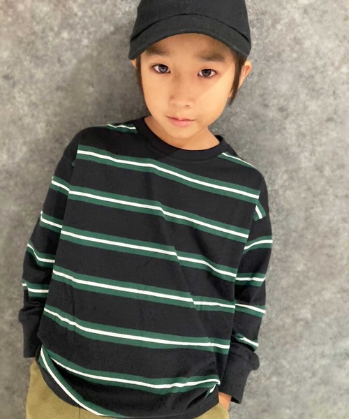 THE CASUAL（カジュアル）の「先染めボーダー　オーバーサイズ　ボーダー　長袖Tシャツ（Tシャツ/カットソー・キッズ・チャコール/ベージュ/ネイビー/オフホワイト/ダークグリーン/ブラック/ブラック系/ホワイト系/ベージュ系/ダークグリーン系/グレー系/パープル系・120cm/130cm/140cm/150cm/160cm/110cm）」の4枚目の写真
