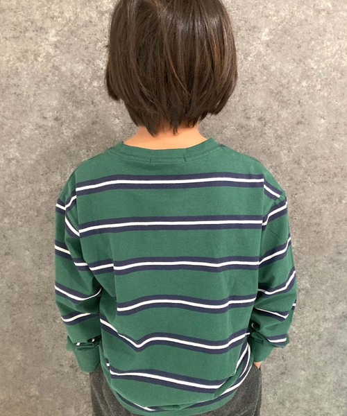 THE CASUAL（カジュアル）の「先染めボーダー　オーバーサイズ　ボーダー　長袖Tシャツ（Tシャツ/カットソー・キッズ・チャコール/ベージュ/ネイビー/オフホワイト/ダークグリーン/ブラック/ブラック系/ホワイト系/ベージュ系/ダークグリーン系/グレー系/パープル系・120cm/130cm/140cm/150cm/160cm/110cm）」の18枚目の写真