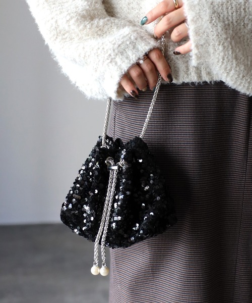 Riberry（リベリー）の「スパンコール巾着チェーンミニバッグ（ショルダーバッグ・レディース・シルバー/ブラック・FREE）」の4枚目の写真