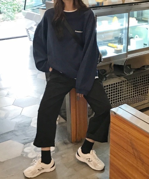 wears(ウェアーズ)の「シンプルロゴスウェット(スウェット・レディース・グレー/ネイビー・FREE)」の9枚目の写真