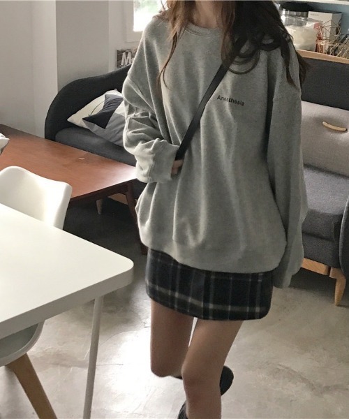 wears(ウェアーズ)の「シンプルロゴスウェット(スウェット・レディース・グレー/ネイビー・FREE)」の3枚目の写真