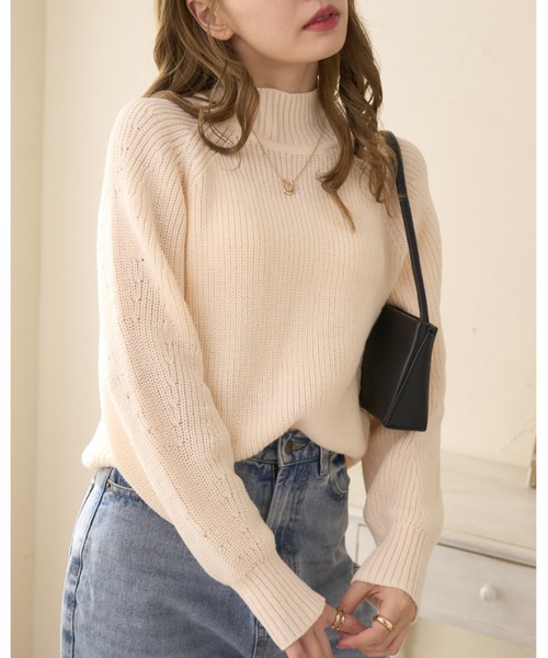 Ada.(エイダ)の「秋から春の3シーズン着れる 片畔ラグラン ハイネックニット(ニット/セーター・レディース・ベージュ/ラベンダー/キナリ/グレー・FREE)」の5枚目の写真