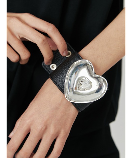 PAMEO POSE パメオポーズ バングル PAMEO POSE（パメオポーズ）の「Charming Heart Bangle Black