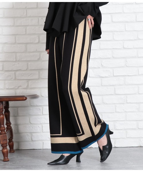 Settimissimo(セッティミッシモ)の「パネルライン ワイドフレア ニットパンツ(その他パンツ・レディース・ベージュ/ブラック・FREE)」の4枚目の写真