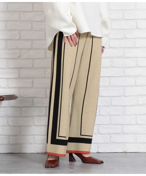 Settimissimo(セッティミッシモ)の「パネルライン ワイドフレア ニットパンツ(その他パンツ・レディース・ベージュ/ブラック・FREE)」の8枚目の写真