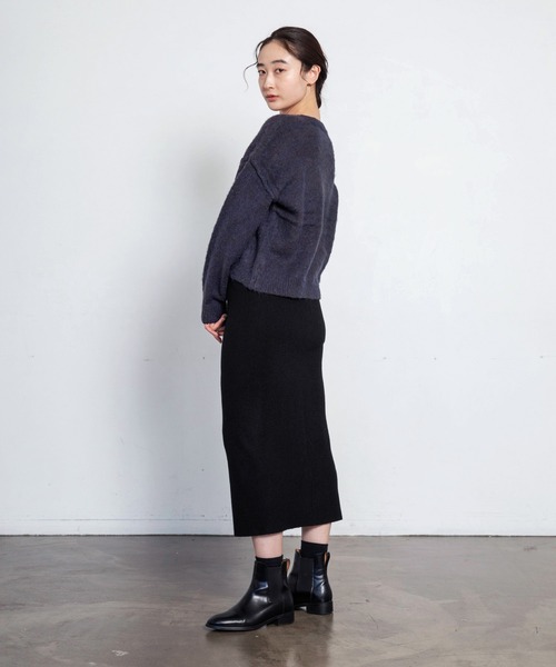 美品✨　23AW 完売品　エブール　ソフトスムースニット スカート　ベージュ ebure/エブール｜新作入荷！ 旬のオータムニットを手に入れて｜エル