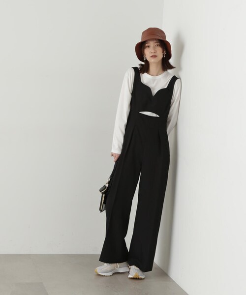 N.(N. Natural Beauty Basic)(エヌエヌナチュラルビューティーベーシック)の「◆カーブネックサロペットパンツ(サロペット/オーバーオール・レディース・ブラック/ブラウン・MEDIUM)」の4枚目の写真