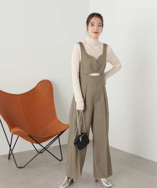 N.(N. Natural Beauty Basic)(エヌエヌナチュラルビューティーベーシック)の「◆カーブネックサロペットパンツ(サロペット/オーバーオール・レディース・ブラック/ブラウン・MEDIUM)」の17枚目の写真