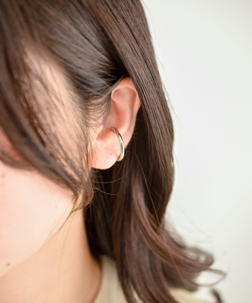 BROTHERHOOD（ブラザーフッド）の「【BROTHERHOOD】プレーン サークル イヤーカフ「サージカルステンレス316L」(片耳用)（イヤーカフ・メンズ・シルバー・MEDIUM/LARGE）」の9枚目の写真