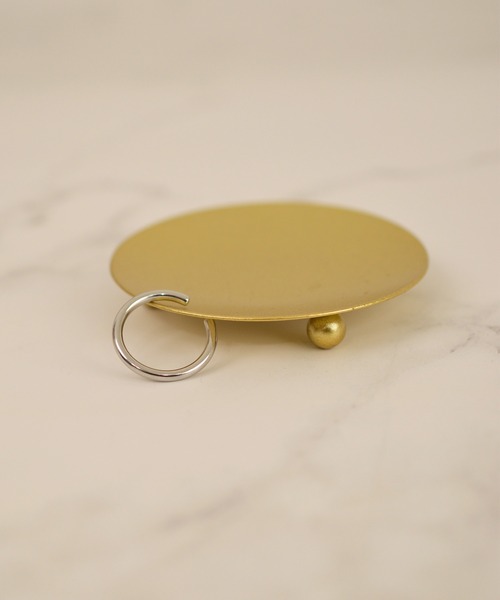 BROTHERHOOD（ブラザーフッド）の「【BROTHERHOOD】プレーン サークル イヤーカフ「サージカルステンレス316L」(片耳用)（イヤーカフ・メンズ・シルバー・MEDIUM/LARGE）」の2枚目の写真