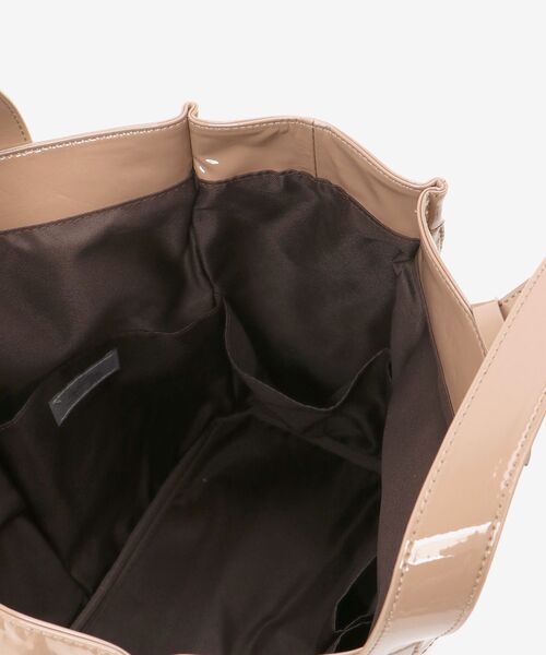 le.coeur blanc（ルクールブラン）の「エナメル風トートバッグ（トートバッグ・レディース・アイボリー/ベージュ・FREE）」の19枚目の写真