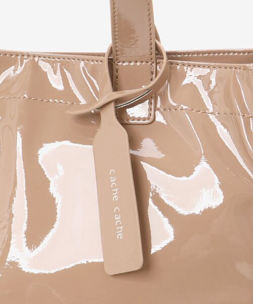 le.coeur blanc（ルクールブラン）の「エナメル風トートバッグ（トートバッグ・レディース・アイボリー/ベージュ・FREE）」の20枚目の写真