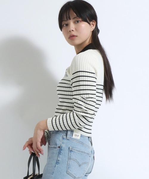 CECIL McBEE(セシルマクビー)の「CECIL McBEE(セシルマクビー)ワンポイントロゴ スキッパーネック スプリングニットポロシャツ レディース/プルオーバートップス(ニット/セーター・レディース・ホワイト系その他/オフホワイト/ブラック・L/M)」の4枚目の写真