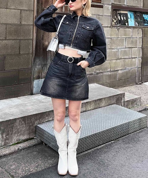 SPIRALGIRL（スパイラルガール）の「フロントプリーツZIPデニムショートジャケット（デニムジャケット・レディース・ブラック/ブルー・FREE）」の14枚目の写真