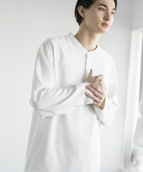 aimoha(アイモハ)の「aimoha men HENLEY NECK PULLOVER ヘンリーネックプルオーバー(Tシャツ/カットソー・メンズ・ベージュ/ダークグレー/ホワイト/ブラック・LARGE/X-LARGE/XX-LARGE/XXX-LARGE)」の2枚目の写真