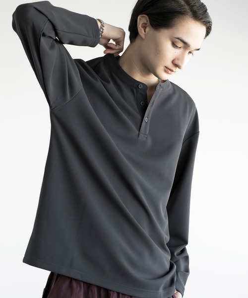 aimoha(アイモハ)の「aimoha men HENLEY NECK PULLOVER ヘンリーネックプルオーバー(Tシャツ/カットソー・メンズ・ベージュ/ダークグレー/ホワイト/ブラック・LARGE/X-LARGE/XX-LARGE/XXX-LARGE)」の1枚目の写真