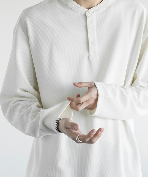 aimoha(アイモハ)の「aimoha men HENLEY NECK PULLOVER ヘンリーネックプルオーバー(Tシャツ/カットソー・メンズ・ベージュ/ダークグレー/ホワイト/ブラック・LARGE/X-LARGE/XX-LARGE/XXX-LARGE)」の8枚目の写真