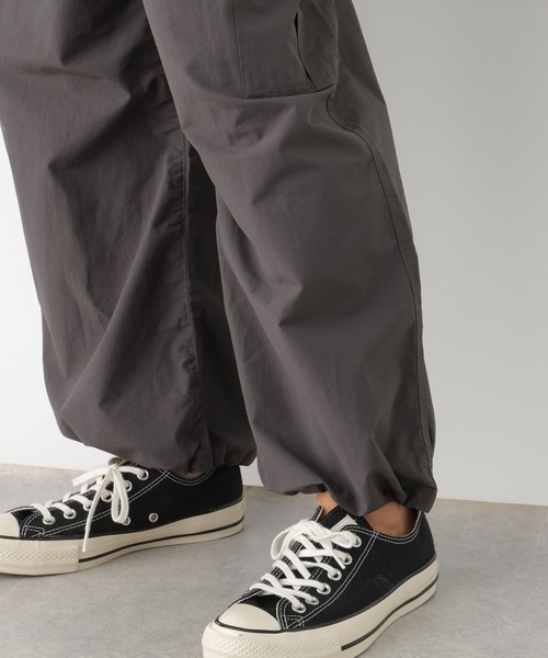 LEPSIM（レプシィム）の「カーゴポケットサロペ　102302（サロペット/オーバーオール・レディース・カーキ/チャコールグレー・FREE）」の9枚目の写真