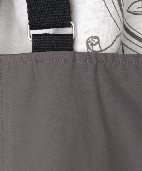 LEPSIM（レプシィム）の「カーゴポケットサロペ　102302（サロペット/オーバーオール・レディース・カーキ/チャコールグレー・FREE）」の4枚目の写真