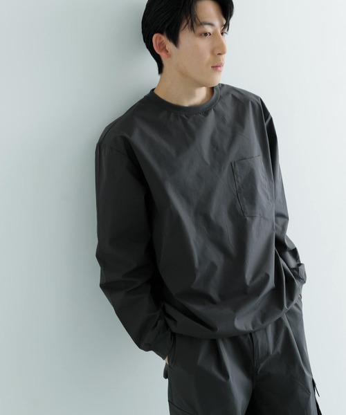 ITEMS URBANRESEARCH（アイテムズ アーバンリサーチ）の「撥水×イージーケア 裾ドロストTops（Tシャツ/カットソー・メンズ・チャコールグレー/ブラック/ベージュ・MEDIUM/LARGE）」の5枚目の写真