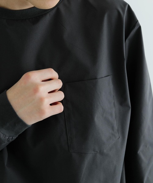 ITEMS URBANRESEARCH（アイテムズ アーバンリサーチ）の「撥水×イージーケア 裾ドロストTops（Tシャツ/カットソー・メンズ・チャコールグレー/ブラック/ベージュ・MEDIUM/LARGE）」の7枚目の写真