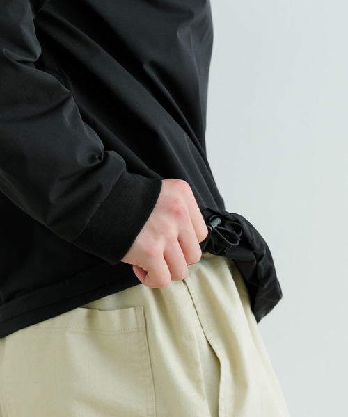 ITEMS URBANRESEARCH（アイテムズ アーバンリサーチ）の「撥水×イージーケア 裾ドロストTops（Tシャツ/カットソー・メンズ・チャコールグレー/ブラック/ベージュ・MEDIUM/LARGE）」の16枚目の写真