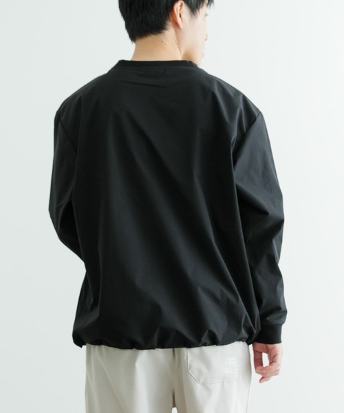 ITEMS URBANRESEARCH（アイテムズ アーバンリサーチ）の「撥水×イージーケア 裾ドロストTops（Tシャツ/カットソー・メンズ・チャコールグレー/ブラック/ベージュ・MEDIUM/LARGE）」の21枚目の写真