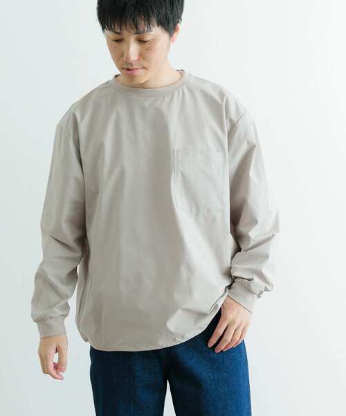 ITEMS URBANRESEARCH（アイテムズ アーバンリサーチ）の「撥水×イージーケア 裾ドロストTops（Tシャツ/カットソー・メンズ・チャコールグレー/ブラック/ベージュ・MEDIUM/LARGE）」の3枚目の写真