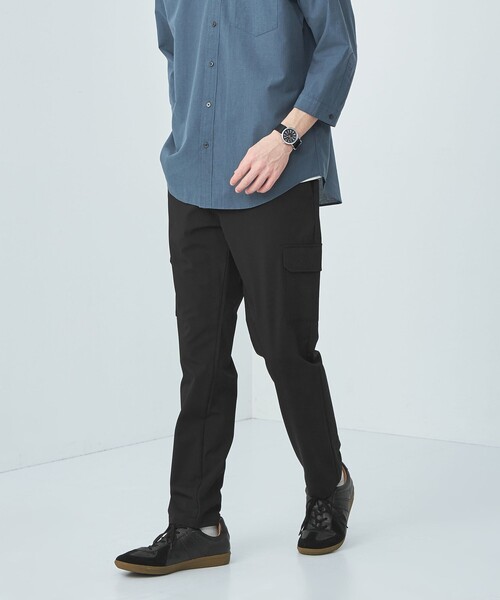green label relaxing(グリーンレーベルリラクシング)の「【WEB限定】JUSTFIT カーゴ スラックス パンツ(スラックス・メンズ・ブラック/グレー・S/XL/M/L)」の2枚目の写真