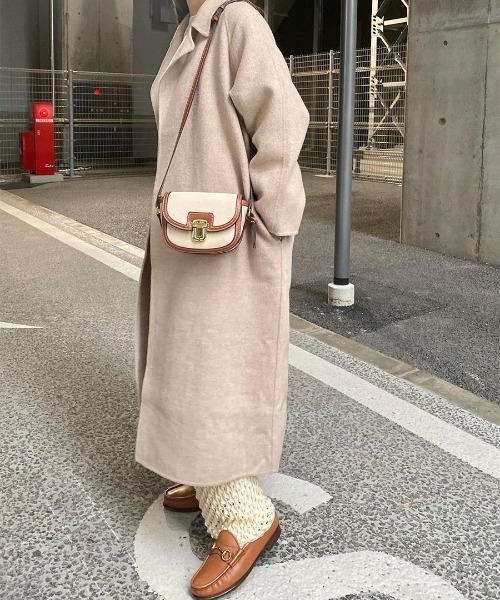 ISOOK(アイスー)の「コンパクトショルダーバッグ(kiharu select) / ショルダーバッグ ミニ フェイクレザー(ショルダーバッグ・レディース・ベージュ/ブラック・FREE)」の1枚目の写真