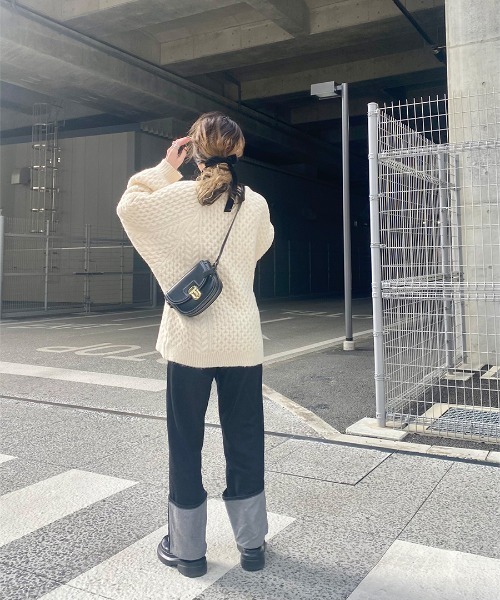 ISOOK(アイスー)の「コンパクトショルダーバッグ(kiharu select) / ショルダーバッグ ミニ フェイクレザー(ショルダーバッグ・レディース・ベージュ/ブラック・FREE)」の4枚目の写真