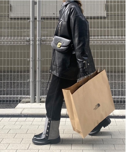 ISOOK(アイスー)の「コンパクトショルダーバッグ(kiharu select) / ショルダーバッグ ミニ フェイクレザー(ショルダーバッグ・レディース・ベージュ/ブラック・FREE)」の5枚目の写真