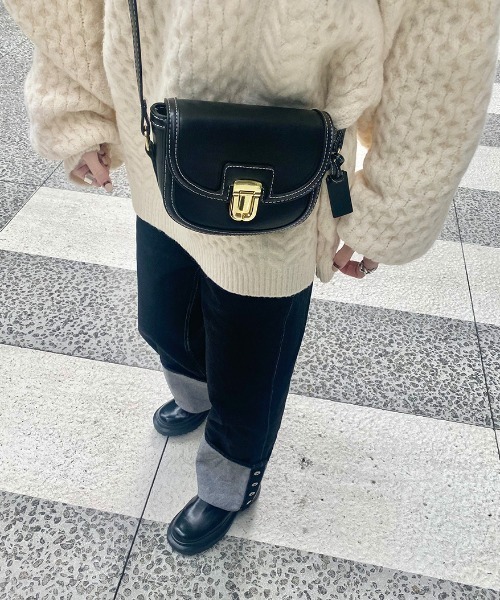 ISOOK(アイスー)の「コンパクトショルダーバッグ(kiharu select) / ショルダーバッグ ミニ フェイクレザー(ショルダーバッグ・レディース・ベージュ/ブラック・FREE)」の11枚目の写真