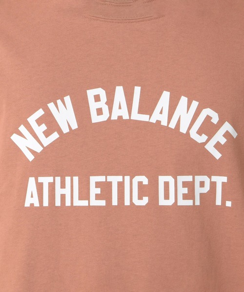 NEW BALANCE(ニューバランス)の「Sportswear Greatest Hits ショートスリーブTシャツ(Tシャツ/カットソー・メンズ・オフホワイト/ライトブラウン/ネイビー・SMALL/MEDIUM/LARGE/X-LARGE/XX-LARGE)」の17枚目の写真