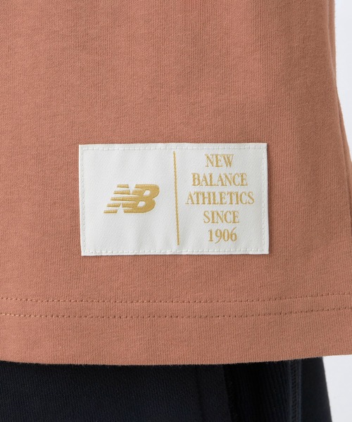 NEW BALANCE(ニューバランス)の「Sportswear Greatest Hits ショートスリーブTシャツ(Tシャツ/カットソー・メンズ・オフホワイト/ライトブラウン/ネイビー・SMALL/MEDIUM/LARGE/X-LARGE/XX-LARGE)」の18枚目の写真