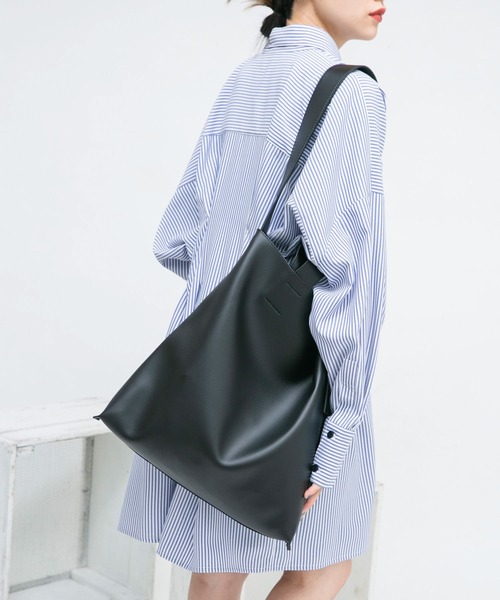 KBF（ケイビーエフ）の「スクエアBAG（トートバッグ・レディース・アイボリー/ブラック・ONE）」の4枚目の写真