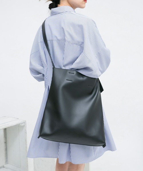 KBF（ケイビーエフ）の「スクエアBAG（トートバッグ・レディース・アイボリー/ブラック・ONE）」の6枚目の写真