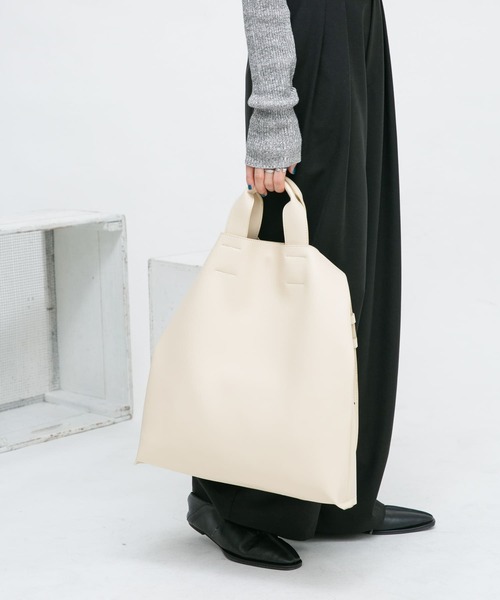 KBF（ケイビーエフ）の「スクエアBAG（トートバッグ・レディース・アイボリー/ブラック・ONE）」の7枚目の写真