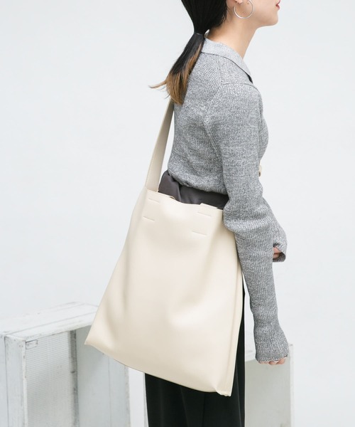 KBF（ケイビーエフ）の「スクエアBAG（トートバッグ・レディース・アイボリー/ブラック・ONE）」の9枚目の写真