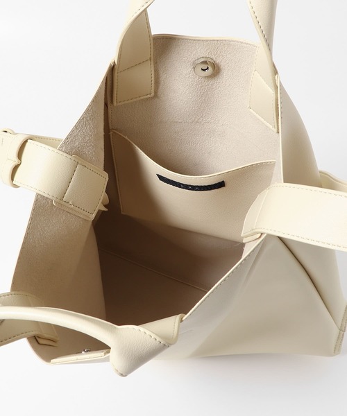 KBF（ケイビーエフ）の「スクエアBAG（トートバッグ・レディース・アイボリー/ブラック・ONE）」の15枚目の写真