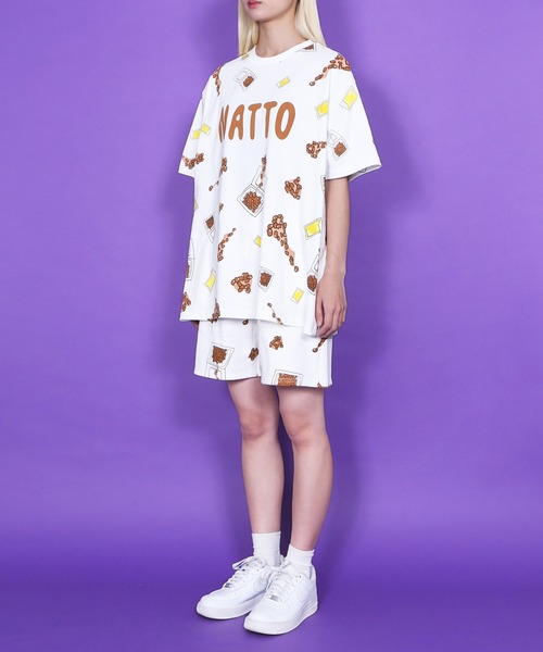 PUNYUS(プニュズ)の「フード総柄スウェットショーパン(ONIGIRI・YAKINIKU・NATTO)(スウェットパンツ・レディース・ブラック/ブラウン/レッド・1/2/3/4)」の8枚目の写真