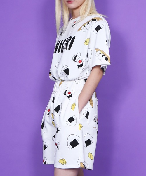 PUNYUS(プニュズ)の「フード総柄スウェットショーパン(ONIGIRI・YAKINIKU・NATTO)(スウェットパンツ・レディース・ブラック/ブラウン/レッド・1/2/3/4)」の15枚目の写真