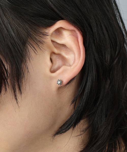 シンプルな片耳用ピアス ボディピアス 16G 18G 四角 スクエア ロック シンプル 片耳 軟骨