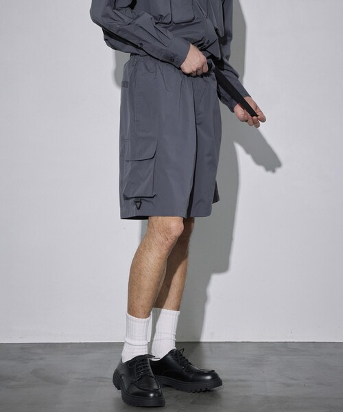 Firsthand（ファーストハンド）の「Firsthand/ファーストハンド REポリエステル ユーティリティ ショーツ（その他パンツ・メンズ・ブラック/チャコールグレー・M/L）」の3枚目の写真