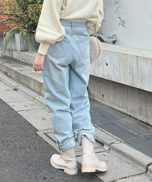 F i.n.t(フィント)の「ハイウエストストレートデニムパンツ/fint フィント(デニムパンツ・レディース・ブルー/ライトブルー・2/1/0)」の4枚目の写真