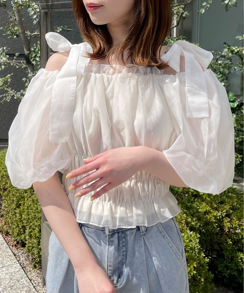 one way（ワンウェイ）の「シャーリングオフショルリボンブラウス（シャツ/ブラウス・レディース・ホワイト系その他/ピンク/ホワイト/ブルー/グレー・FREE）」の6枚目の写真