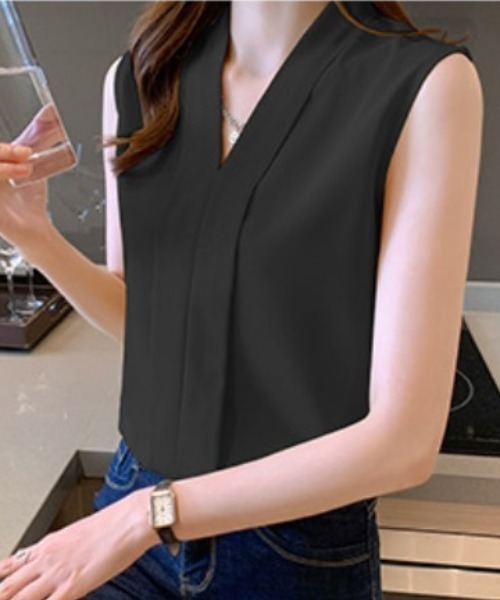 新品未使用　BLAMINK Ｖネックノースリーブブラウス BLAMINK ブラミンク［未使用］Vネック ノースリーブ ブラウス